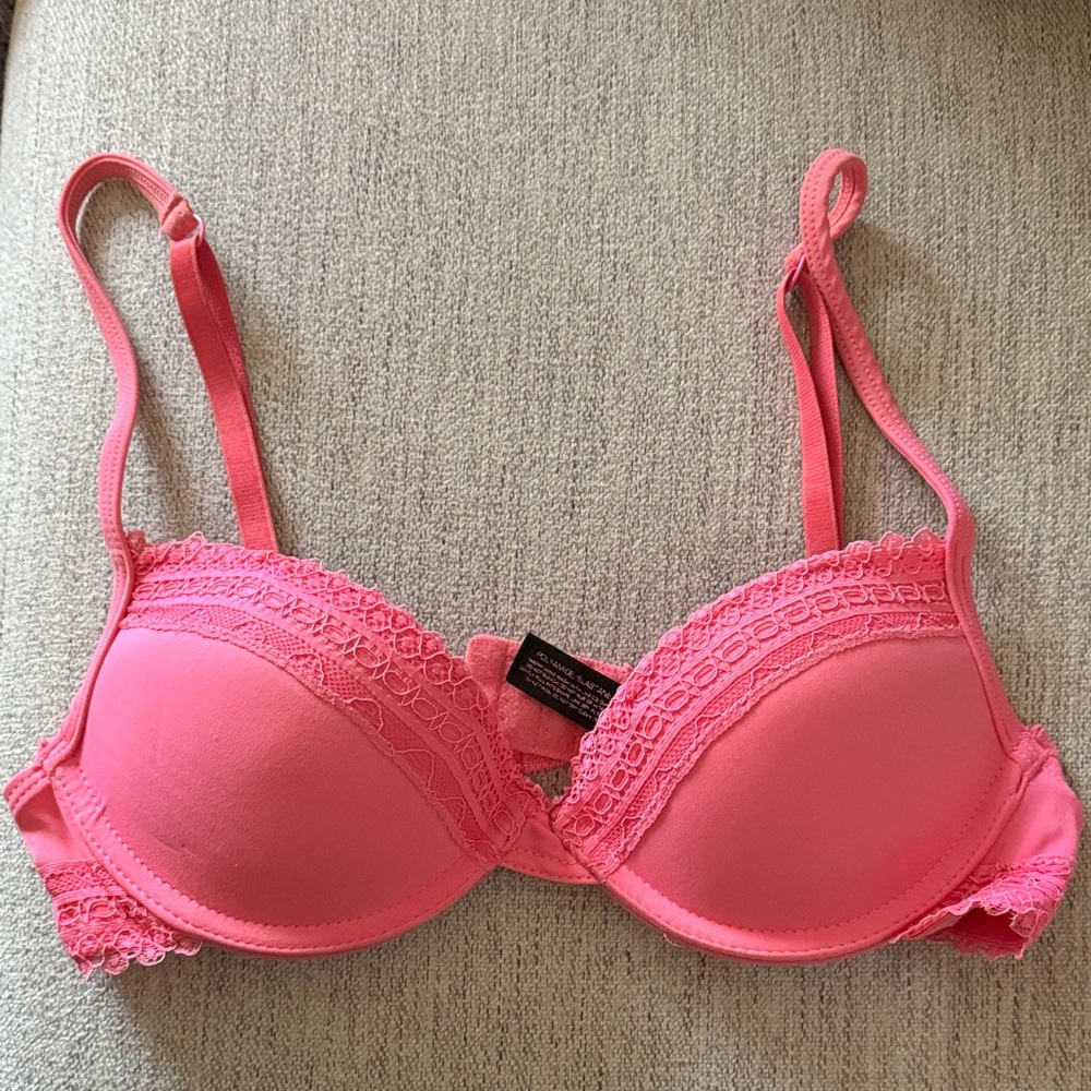 Cotton On Body Vibrant Pink Lace Bra. Size 32B (US)/10B (AUS)